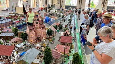 Die Miniaturwelt im Bahnpark Augsburg zeigt den Alltag in einer fiktiven Kleinstadt. (Foto: Bahnpark Augsburg)