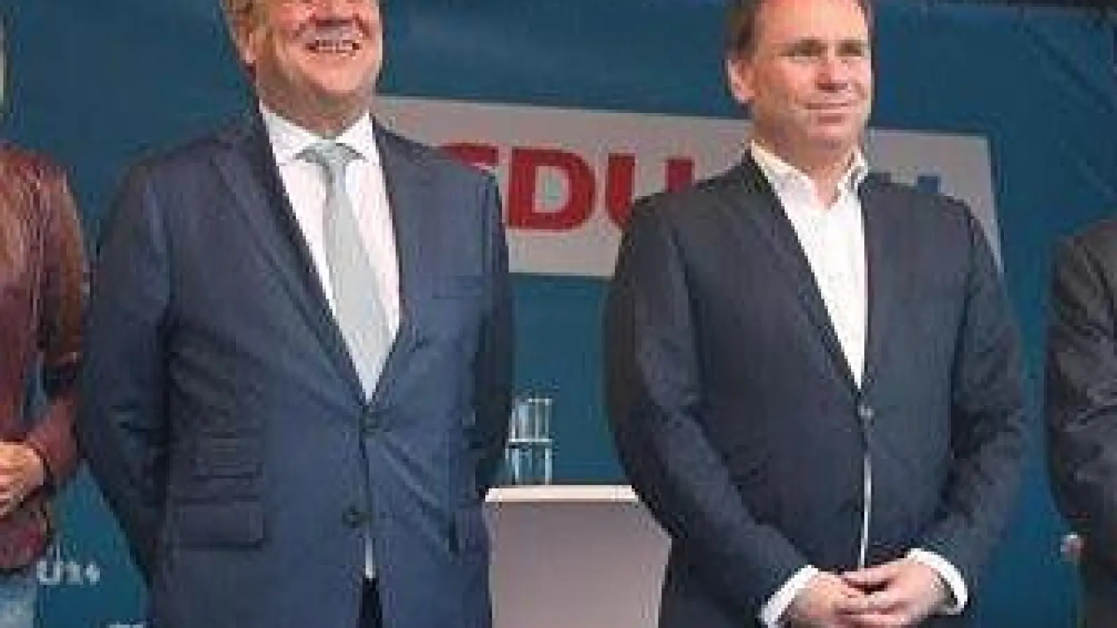 Augsburgs CSU-Direktkandidat   Volker Ulrich (rechts) sprach Armin Laschet am Gaswerk sein Vertrauen aus.	Foto: Laura Türk (Foto: Laura Türk)