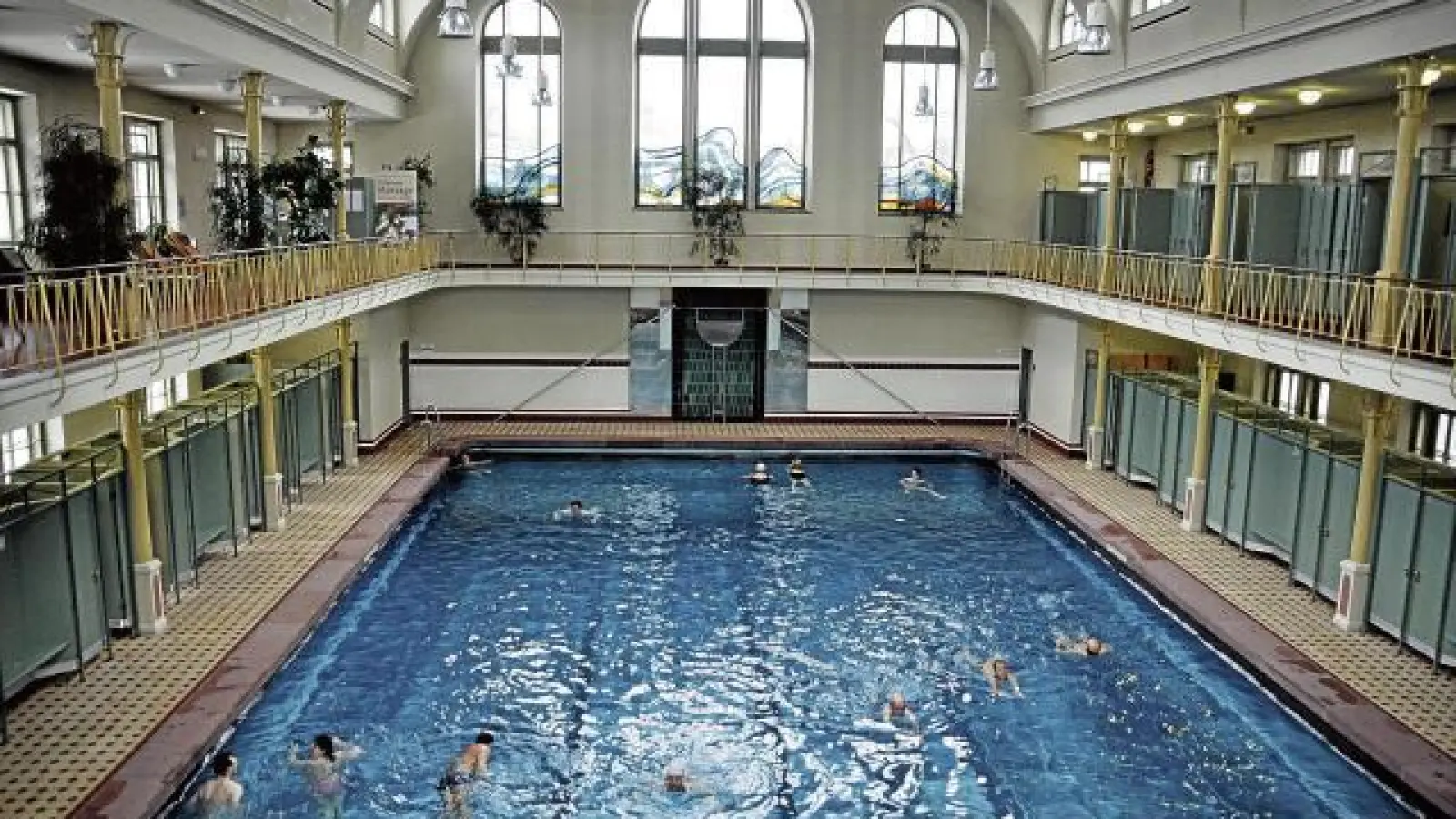 In Augsburg fehlt ein 50-Meter-Schwimmbecken für Training und Wettkämpfe. Ihrer Forderung haben die Augsburger Schwimmvereine nun Nachdruck verliehen. Foto: Archiv (Foto: Archiv)
