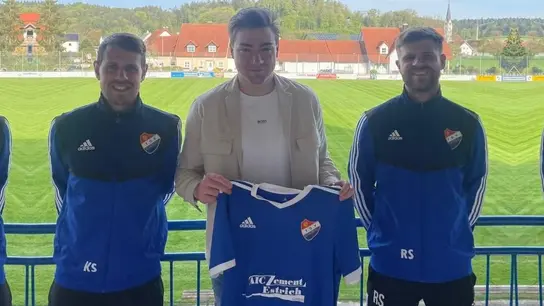 Geben in der neuen Saison die Kommandos beim TSV Schiltberg: Kevin Streit (links), Andreas Manhard (Mitte) und Robin Streit (rechts). (Foto: privat)