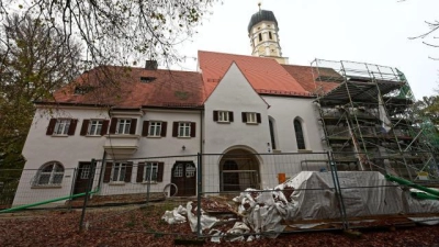 Mit dem Abbau des Turmgerüsts   war der erste Teil der Sanierung der Wallfahrtskirche Maria Beinberg geschafft. 	Foto: Manfred Schalk (Foto: Manfred Schalk)