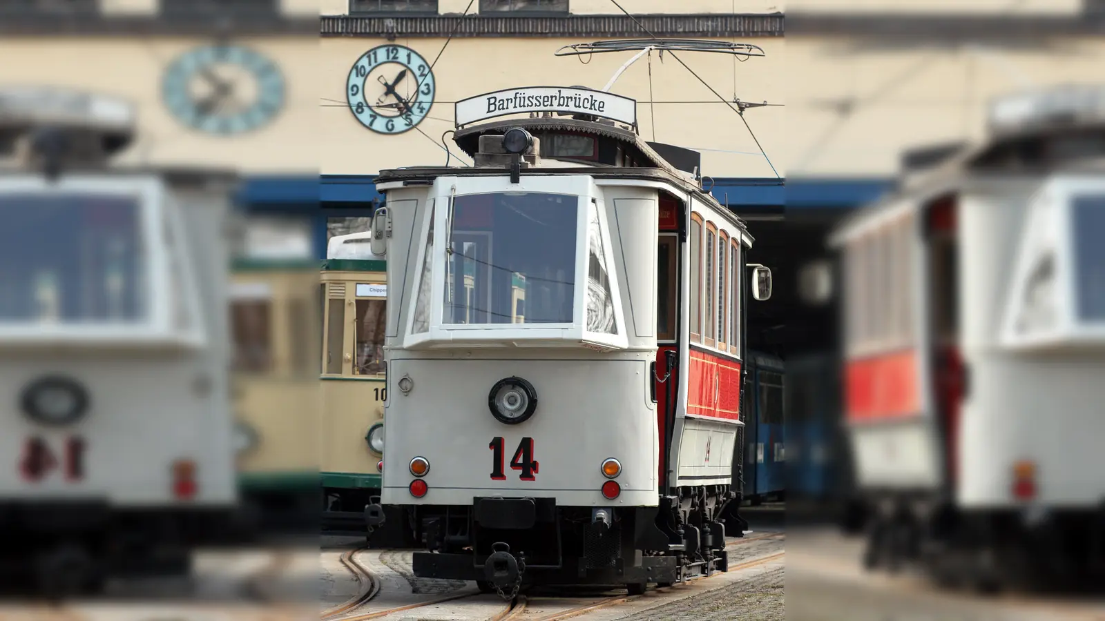 Von 1898 stammt die älteste Augsburger Straßenbahn, die am Freitag, 22. September, von 14 bis 18 Uhr im Straßenbahnbetriebshof zu sehen sein wird. Auch der neueste Zugang zur Flotte, die Tramlink, wird an diesem Tag zum ersten Mal der Öffentlichkeit präsentiert. (Foto: swa / Thomas Hosemann)