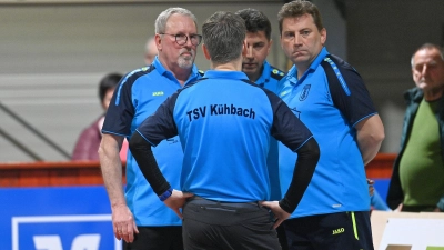 Wieder einmal ratlose Gesichter beim Zweitliga-Schlusslicht TSV Kühbach. Nach der 4:6-Niederlage in Pilsting werden die Abstiegsnöte immer größer. (Foto: Manfred Schalk)