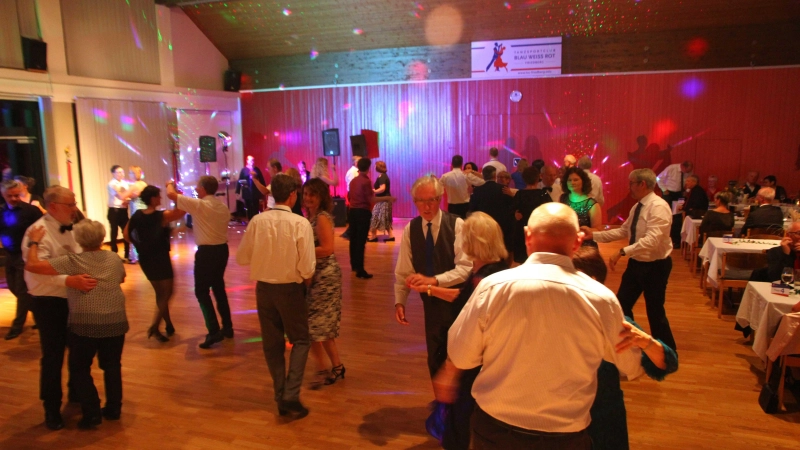 Einen gelungenen Galaball zum 35-jährigen Bestehen feierte der Tanzclub Friedberg in Dasing.  (Foto: privat)