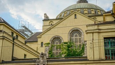 In Augsburg wird in den kommenden Jahren die Große Synagoge an der Halderstraße saniert. Aus diesem Grund stellt das Museum die Erinnerungen an das Gebäude von 1917 und an die Ehemalige Synagoge in Kriegshaber in den Vordergrund. (Foto: mjt)