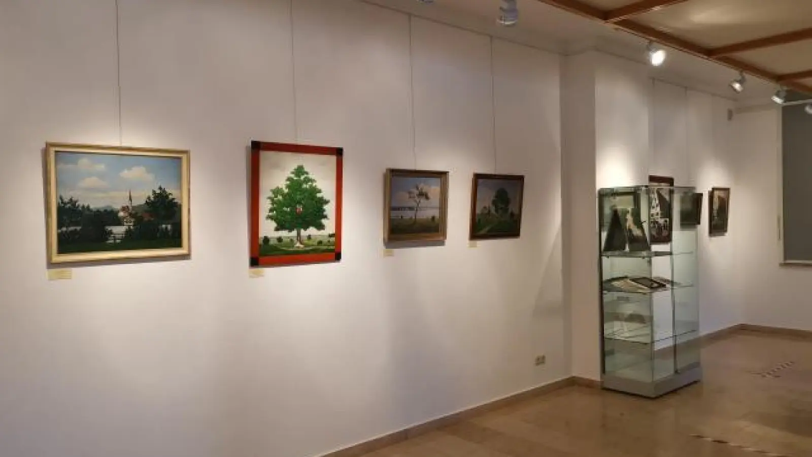 Eine Ausstellung   mit Bildern von Hans Metzger erwartet Besucher im Altomünsterer Museum.  	Foto: Susanne Allers (Foto: Susanne Allers)