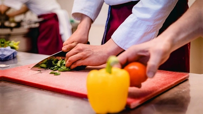 Fachkräftemangel in der Gastronomie: Knapp 60 offene Stellen gibt es in Augsburger Restaurant-Küchen. (Foto: NGG / Tobias Seifert)