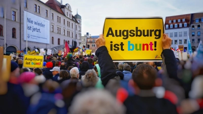 Die Kundgebung soll um 16 Uhr am Königsplatz beginnen, dann zum Rathausplatz ziehen und dort bis um 21 Uhr fortgesetzt werden.  (Symbolfoto: Maximilian Tauch)