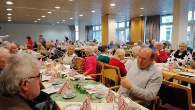 Singnachmittag mit Senioren (Foto: Renate Schubert)