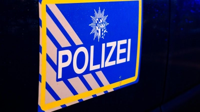 Zwei Unbekannte haben die Diedorfer Schule am Samstag mit Hakenkreuzen und rechtsradikalen Parolen beschmiert. Die Polizei bittet um Mithilfe. (Foto: mjt)