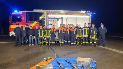 Zwei Gruppen der Inchenhofener Feuerwehr haben die Leistungsprüfung erfolgreich absolviert.  (Foto: Sandra Schweizer)