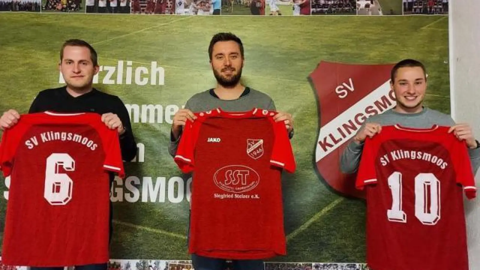 Das Trainer-Dreigestirn   des SV Klingsmoos, Johannes Kanner, Chefcoach Thomas Böld und Marco Veitinger (von links), hat verlängert	Foto: SVK (Foto: SVK)