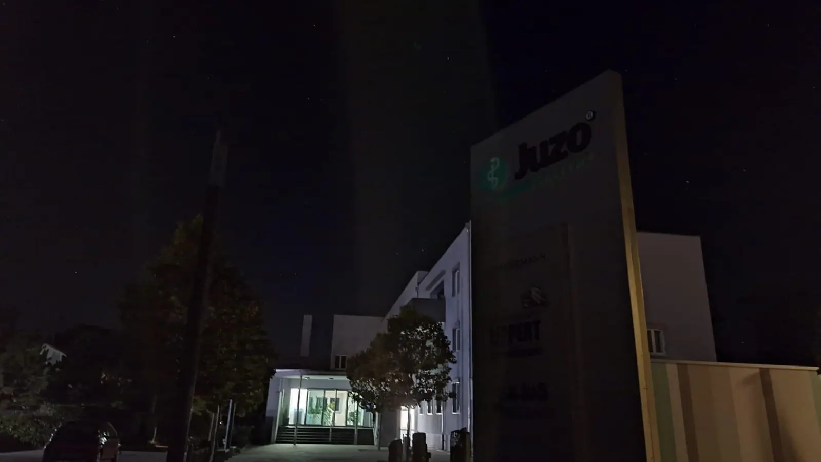 <b>Bei Juzo</b> blieb das Licht auf dem Parkplatz in der „Earth Night” aus. (Foto: Juzo)
