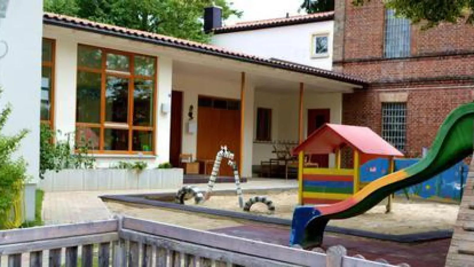 Der alte Kindergarten in Rinnenthal   ist nicht mehr zeitgemäß. 	Foto: Peter Stöbich (Foto: Peter Stöbich)