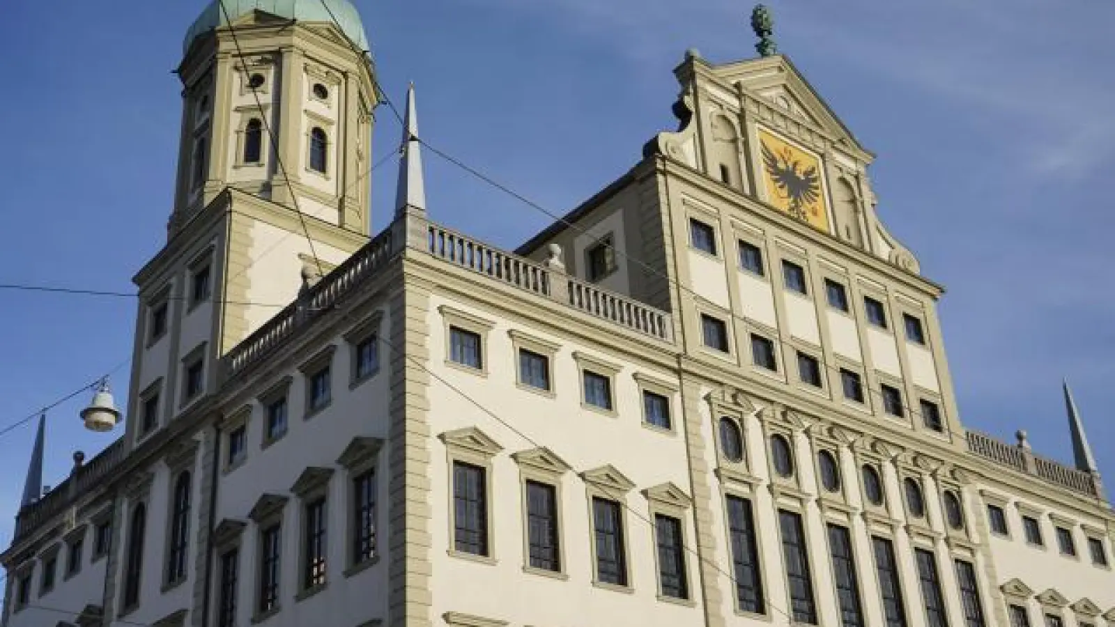 Der Allgemeine Ausschuss   des Augsburger Stadtrats hat in dieser Woche dafür gestimmt, ein Konzept zur Modernisierung des Ausländerbehörde zu erarbeiten. 	Symbolfoto: mjt (Symbolfoto: mjt)