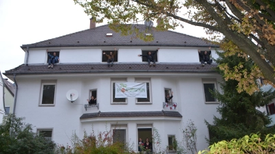 Der Verein Paradieschen hat im Stadtteil Pfersee ein Mehrfamilienhaus gekauft und nun mit der Sanierung begonnen. (Foto: Pa*radieschen e.V.)