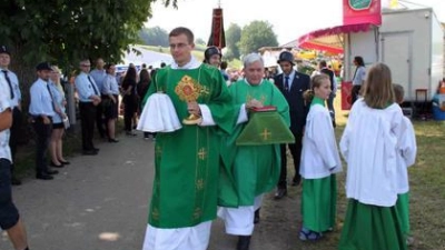 Gemeinsam   zelebrierten Pfarrer Klemens Kiser und der am 1. Juli seine Primiz feiernde Tobias Seyfried den Gottesdienst.