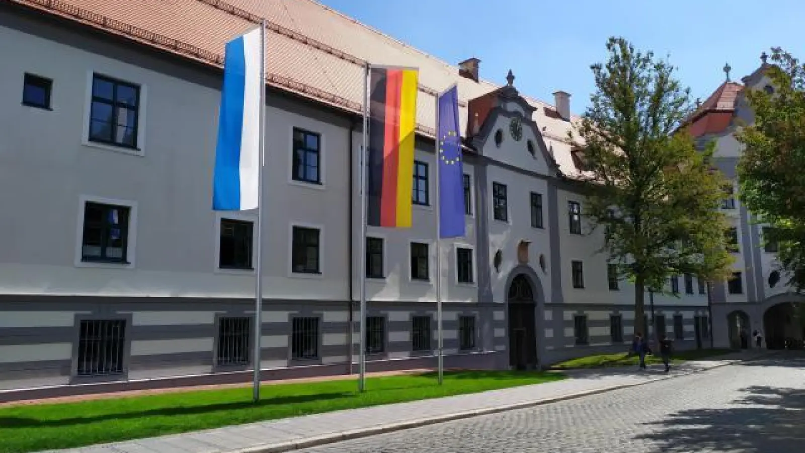 Die Regierung von Schwaben   betont in einer Stellungnahme, dass die Stadt Augsburg in Bezug auf Gerd Merkles Antrag auf Auszahlung der Überstunden selbst entscheiden muss. 	Foto: Patrick Bruckner (Foto: Patrick Bruckner)