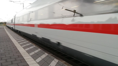 Wo sollen künftig die ICEs zwischen Augsburg und Ulm fahren? Aktuell sucht das Planungsteam der Bahn nach der besten Trasse. (Foto: Mjt)