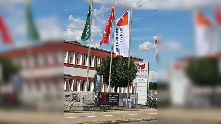<b>An der Augsburger Niederlassung</b> weht schon die Kienzle-Fahne.  (Foto:  pm)