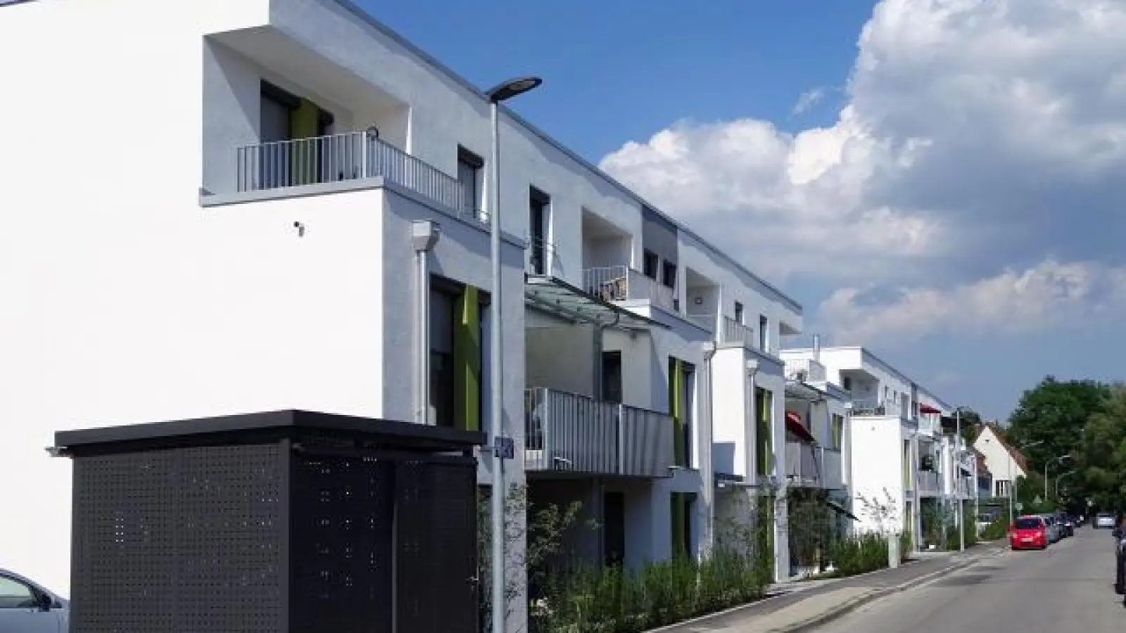 Die Wohnanlage Wendelsteinstraße 5 und 7 gehört zu den jüngeren Projekten der Kreis-Wohnbaugesellschaft. Dort will man den Schwerpunkt weiter auf den Bau von geförderten und mietpreisgebundenen Wohnungen setzen, braucht dazu aber die Unterstützung der Kommunen.