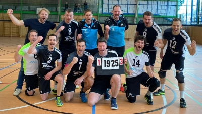 <b>Gleich im ersten Spiel</b> sicherten sich die Inchenhofener Volleyballer mit einem 3:1-Erfolg über die vierte Mannschaft des ASV Dachau den Klassenerhalt in der oberbayerischen Bezirksliga West. (Foto: Roland Wanka)