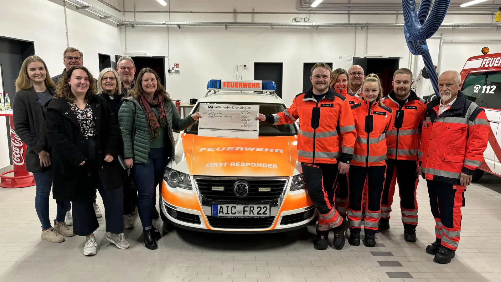 Spende für das First-Responder-Team der Aindlinger Feuerwehr (Foto: Tomas Schenk)