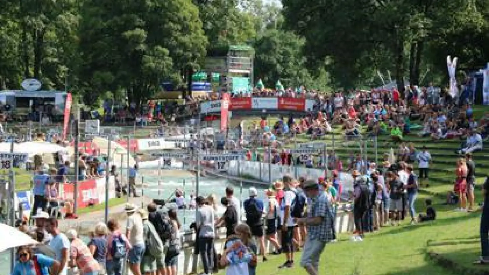 Der 23. Kanuslalom-Weltcup   im Augsburger Eiskanal im Sommer 2018.	Foto: Marianne Stenglein (Foto: Marianne Stenglein)