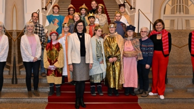 Sternsinger der Elisabethschule zu Besuch im Bayerischen Landtag in München (Foto: Bildarchiv Bayerischer Landtag)