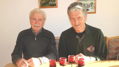 <b>Anton Baumüller</b> aus Oberach (links) und Andreas Lichtenstern aus Au feierten kurz hintereinander ihren 85. Geburtstag. (Foto: Josef Abt)
