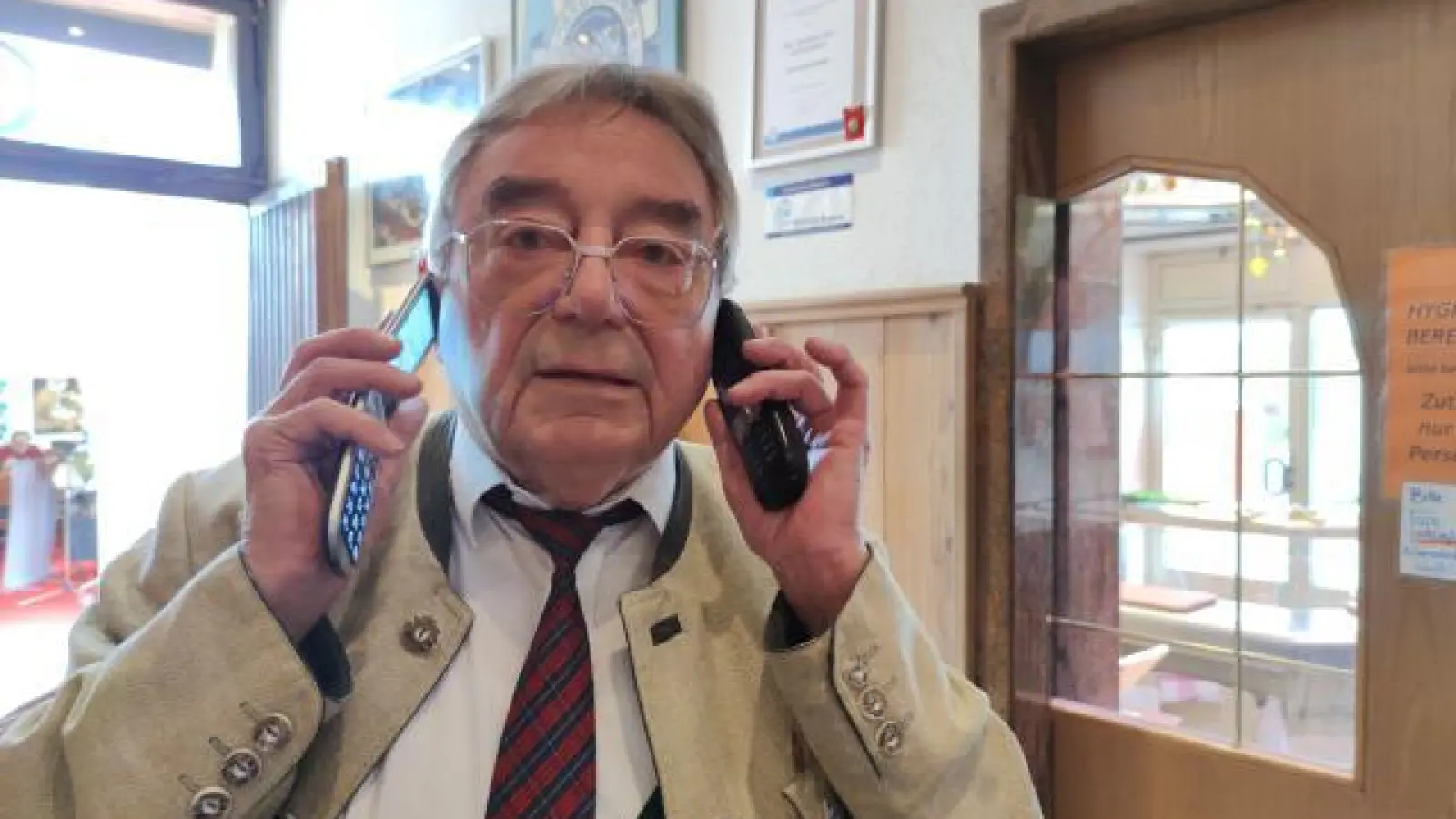 Das Telefon   stand bei Josef Plöckl vergangene Woche kaum still. 	Foto: Gerlinde Drexler (Foto: Gerlinde Drexler)