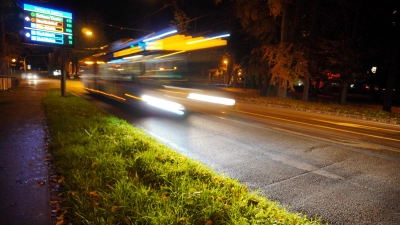 Wegen einer Baustelle in der Bürgermeister-Aurnhammer-Straße werden Busse der Linie 38 ab 21. August umgeleitet.  (Symbolfoto: Maximilian Tauch)